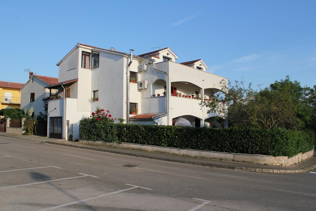 Apartments Vanessa Poreč Exterior foto